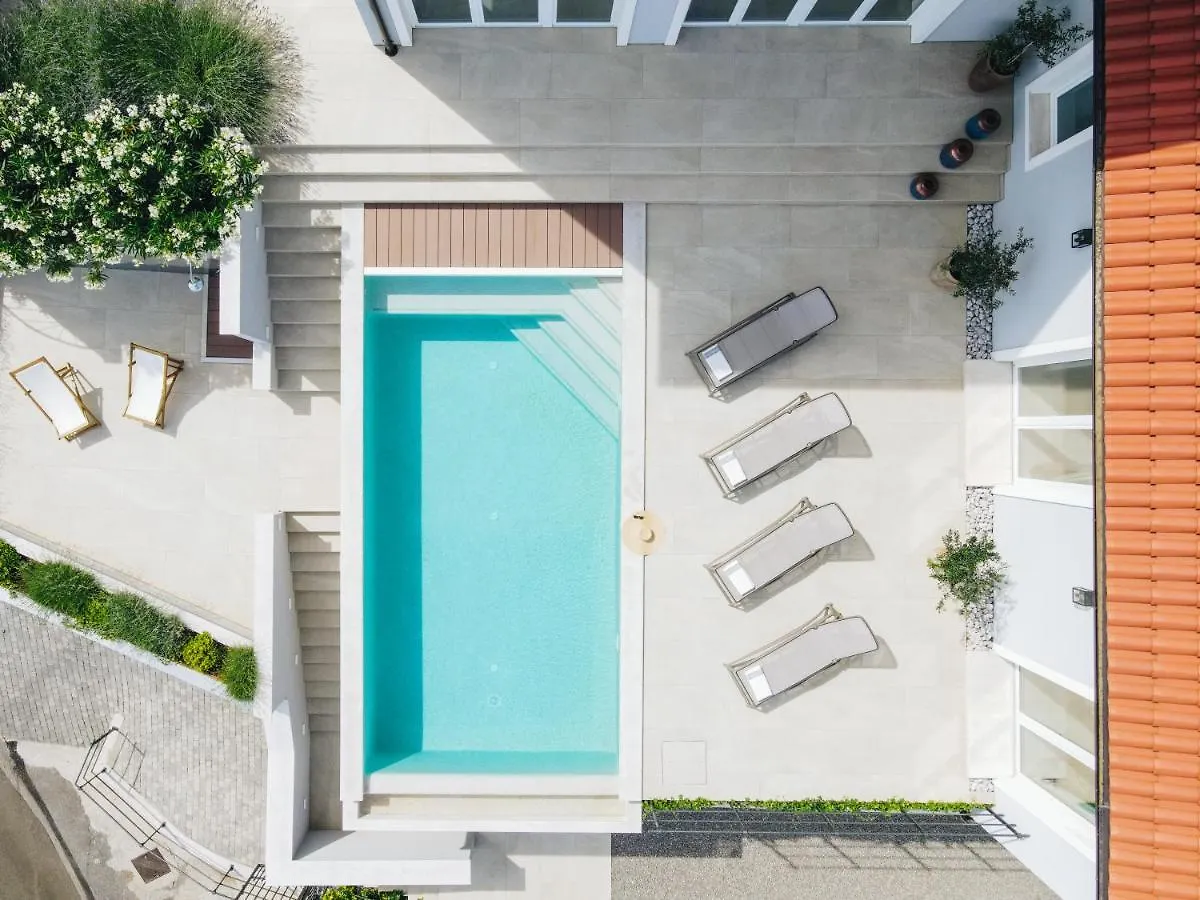 Villa Kaliterra - Your Home In Croatia! 密德维亚
