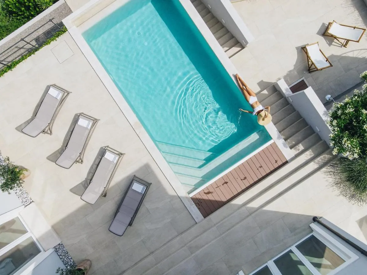 Villa Kaliterra - Your Home In Croatia! 密德维亚